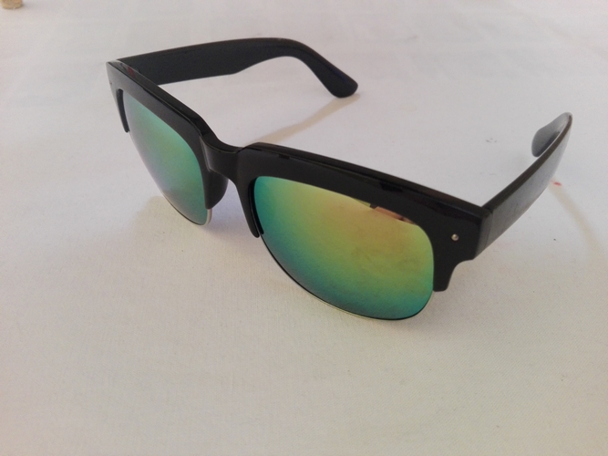 Unisex sluneční brýle v několika barvách