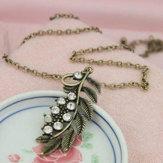 Vintage náhrdelník s přívěskem větvičky 1