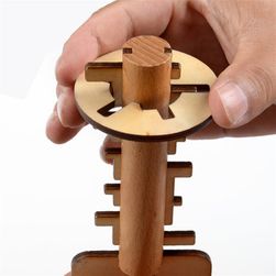 Fa puzzle egy kulccsal