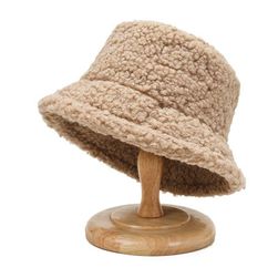 Zimski ženski klobuk z vrhom BC33