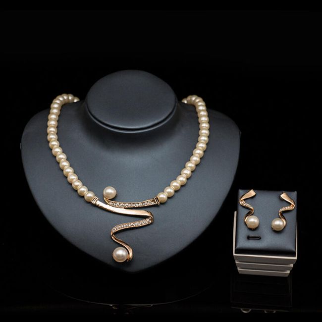 Set šperků - náušnice + náhrdelník 1
