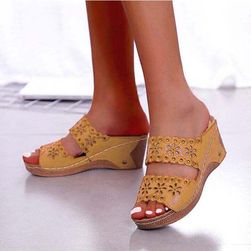 Damskie sandały na koturnie Hanisa