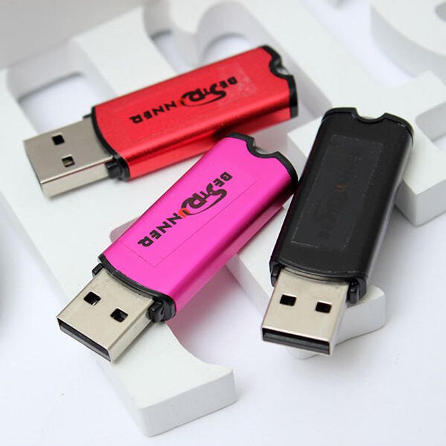 8GB USB flash disk ve 3 barvách 1