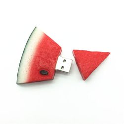 USB flash meghajtó görögdinnye vagy eper formájában