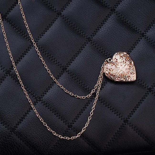 Dámský náhrdelník s příveskem ve tvaru srdce 1