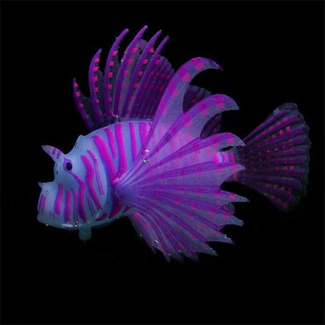 Umjetne svjetleće ribe u akvariju 1