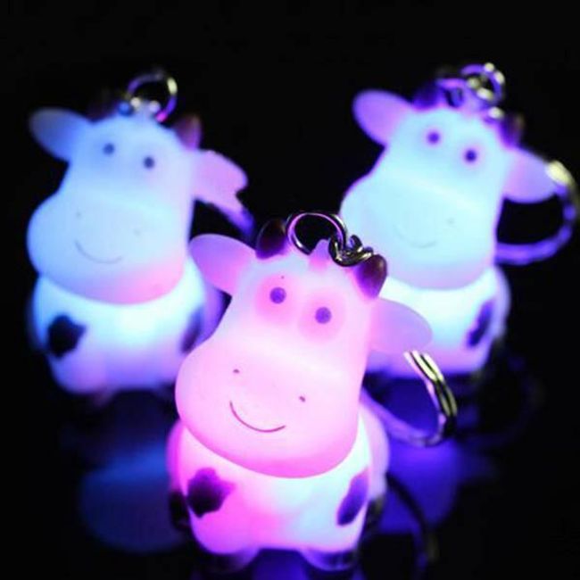 Přívěsek na klíče - LED kravička 1