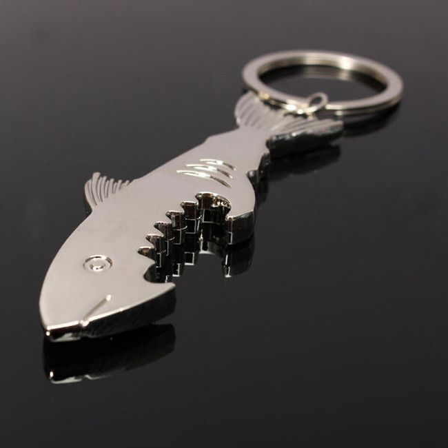 Praktický otvírák na klíče ve tvaru žraloka 1