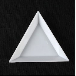 Háromszög alakú kis tál