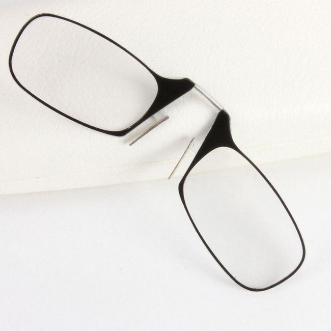 Naočale za čitanje na nosu 1