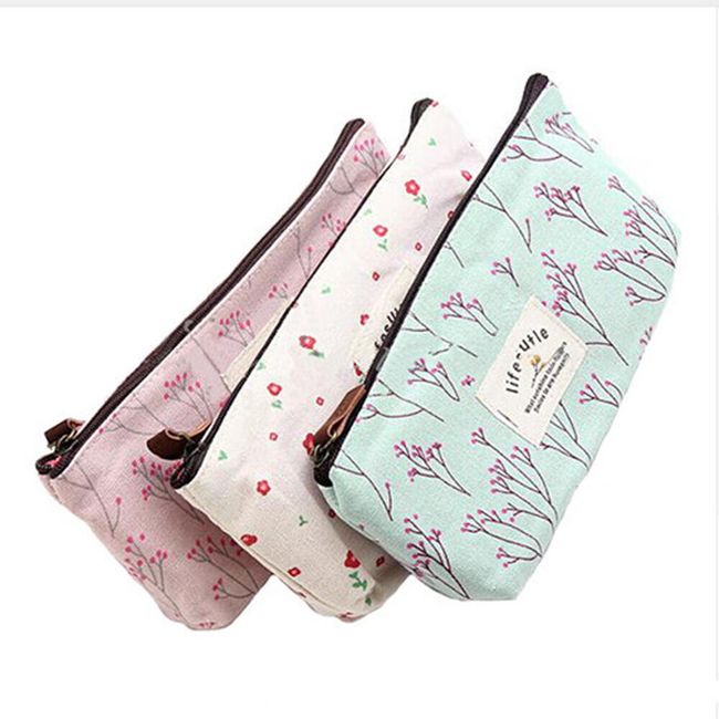 Kozmetična torbica s cvetličnimi motivi - 4 različice 1