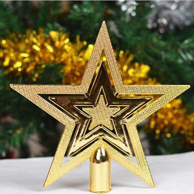 Zvezda na božičnem drevesu v zlati barvi 1