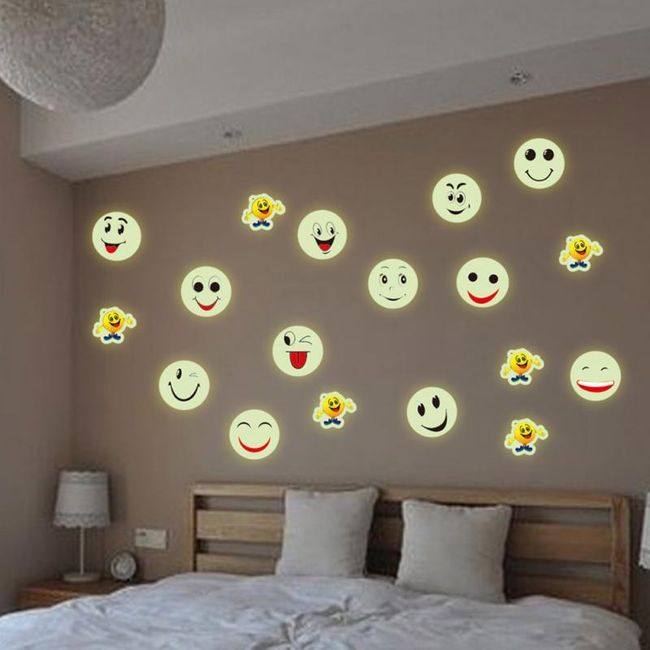 Nalepnice za steno - svetleči smiley 1