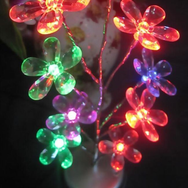 LED světlo v podobě květiny 1
