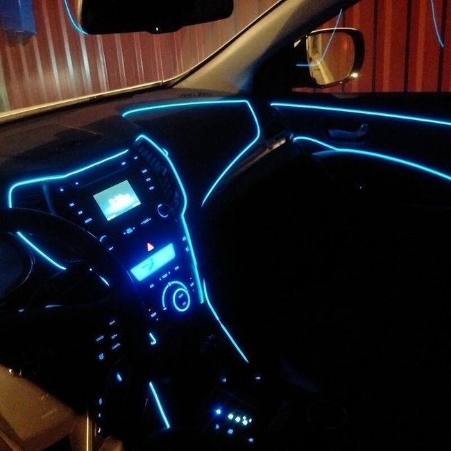 Dekoračné LED pásik do auta - 9 farieb 1