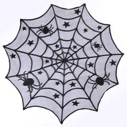 Покривка в дизайн на паяжина