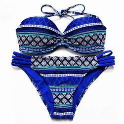 Bikini több csipkével