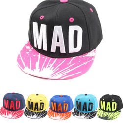 Dětský snapback s nápisem MAD