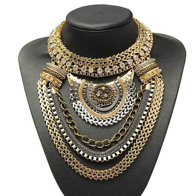 Bohatě zdobený náhrdelník v egyptském stylu 1