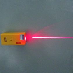 Laserska raven z magnetom