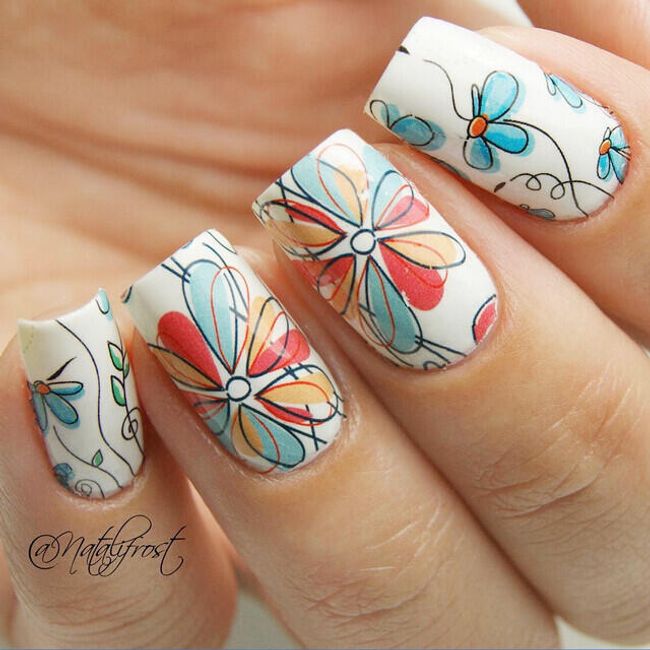 Декори за нокти с цветни цветя 1