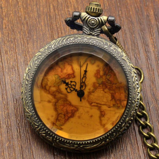 Kapesní hodinky s částí mapy světa 1