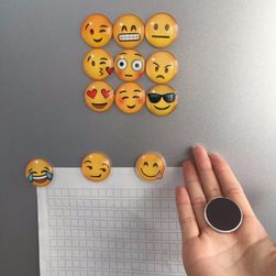 Magnety na lednici v provedení smajlíků