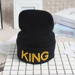 Zimowa czapka z napisem KING albo QUEEN - 2 kolory