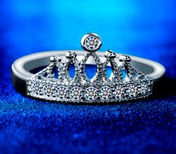 Ženski prstan s krono - 2 barvi