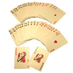 Karty pokerowe z błyszczącą powierzchnią