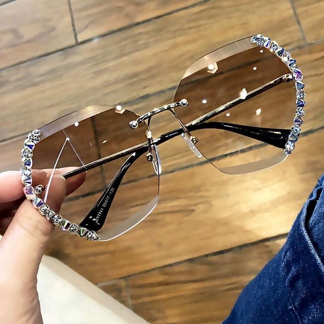 Дамски слънчеви очила B08790 1