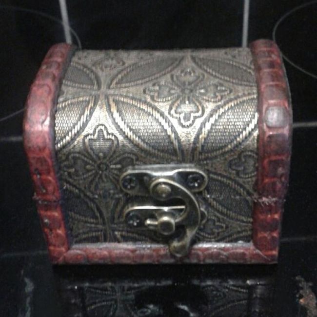 Starożytna szkatułka na biżuterię 1