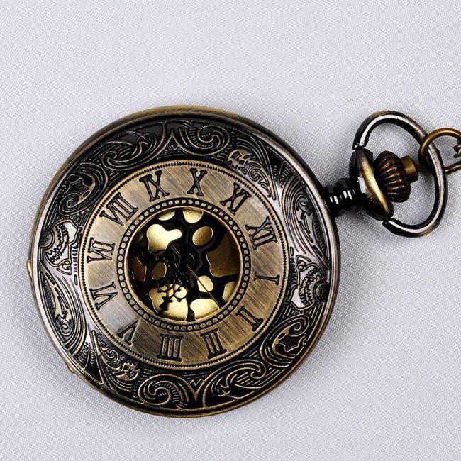 Kapesní hodinky s ornamentovým zdobením 1
