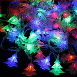 Osvetljena veriga LED z drevesi