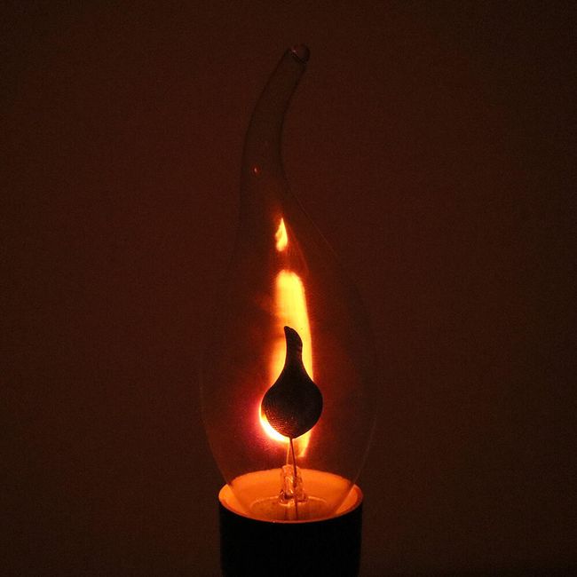 LED крушка с ефект на пламък LH01 1