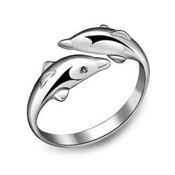 Nastavljiv prstan s podobo delfina