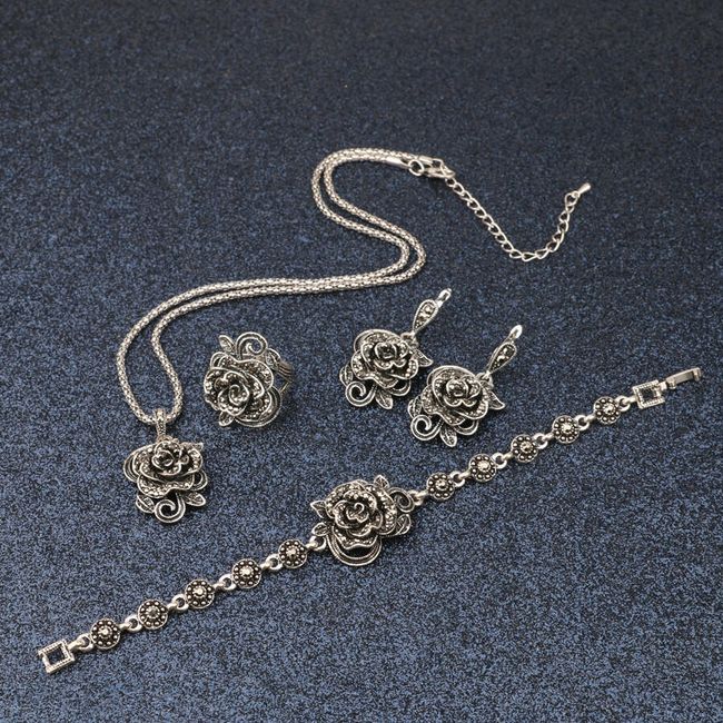 Elegantan set mat srebrnih ruža 1