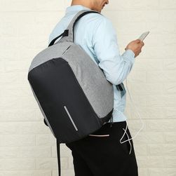 Plecak podróżny z ładowaniem przez USB