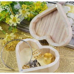 Lesena škatlica za nakit v obliki srca