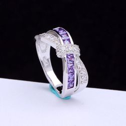 Проплетен дамски пръстен - лилави кристалчета
