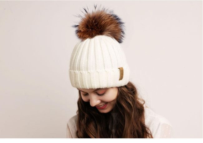 Дамска зимна шапка WC45 1