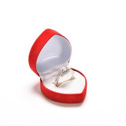 Krabička na prsten ve tvaru srdce