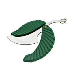 Klíčenka ve tvaru listu s kapesním nožem