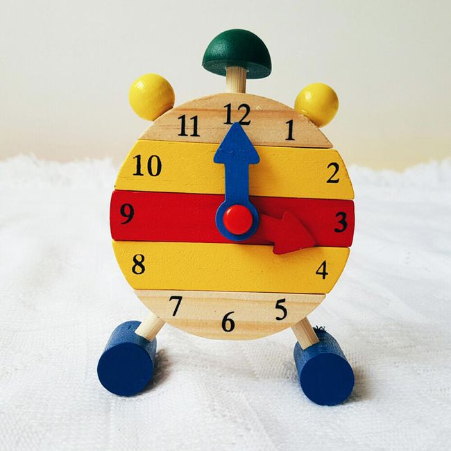 Дървен часовник - обучателна играчка 1