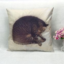 Poszewka na poduszkę ze śpiącym kotkiem