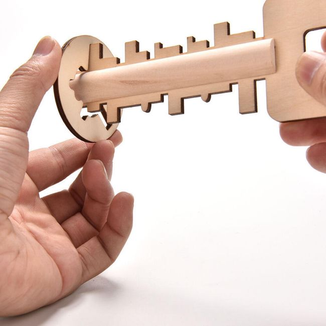 Drvena slagalica u obliku ključa 1