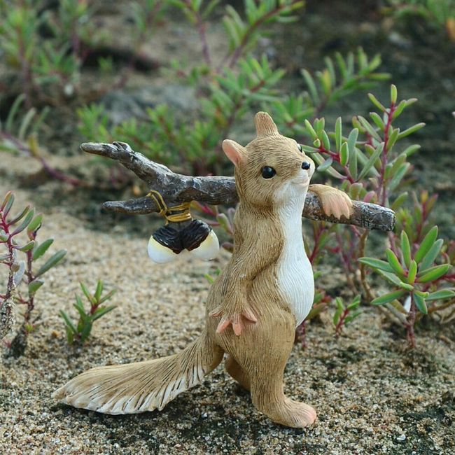 Dekorační veverka na zahradu Squirrel 1