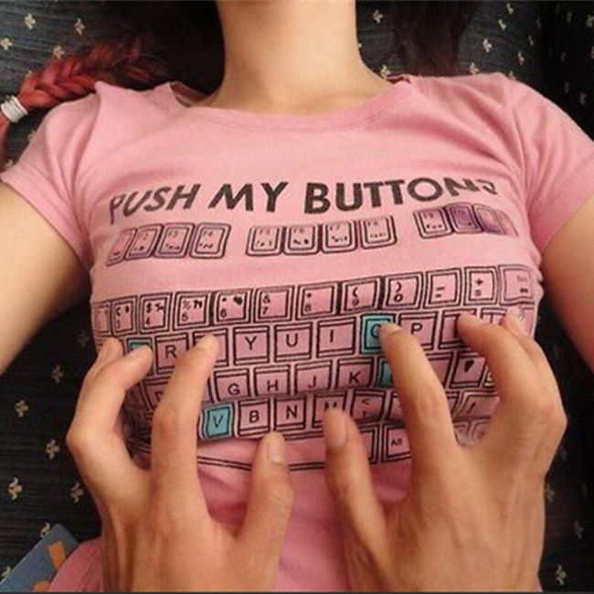 Női fehér póló - Push My Buttons 1