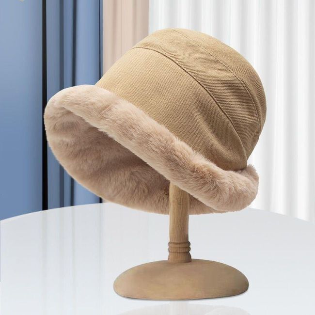 Дамска зимна шапка Maugou 1