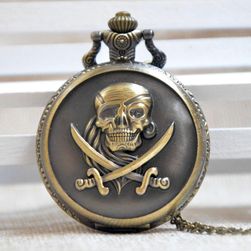 Kapesní hodinky s pirátskou lebkou